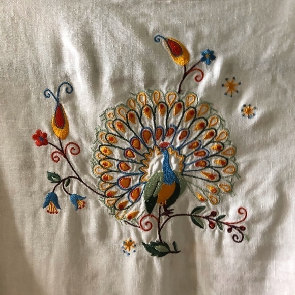 Linen Blend Long sleeve peacock embroidered top in size M - Picture 4 of 7